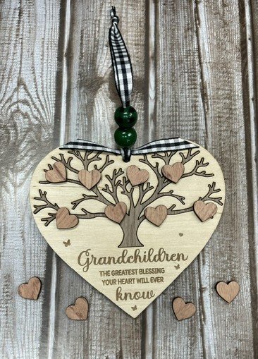 Grandparent Tree with multiple hearts